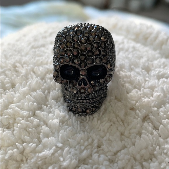 h&m skull ring